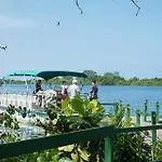 Barra Premium-Flat 1203-3 Piscina, Academia, Praia Ate 4 Hospedes